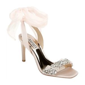 Badgley Mischka Size 8 White Wedding Heels